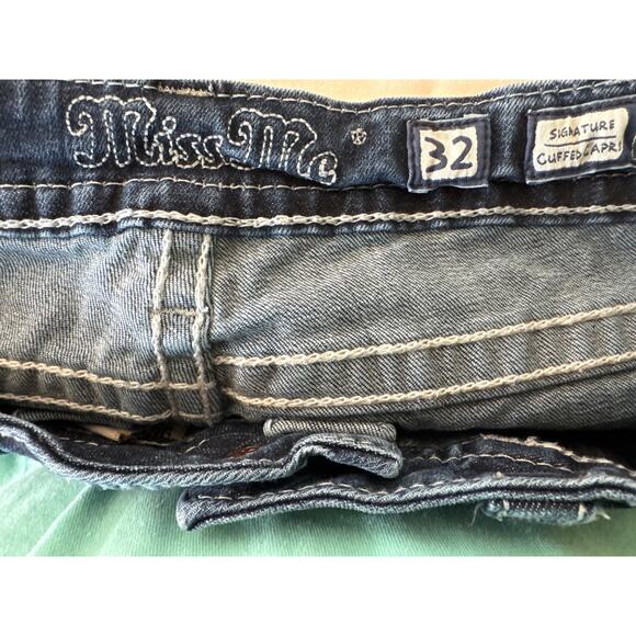 Miss Me Embellished Capri Jeans 32 Bling Studded Whiskered Crop Denim - Picture 7 of 9